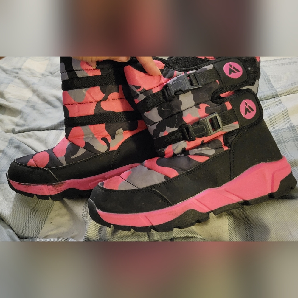 Big kid size 5 Mishansha snow boot - Picture 14 of 15